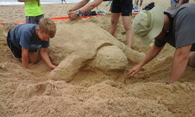 Festive beach fun in Sedge